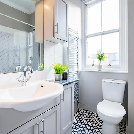 Large 1 Bedroom In Center Of Londres Extérieur photo